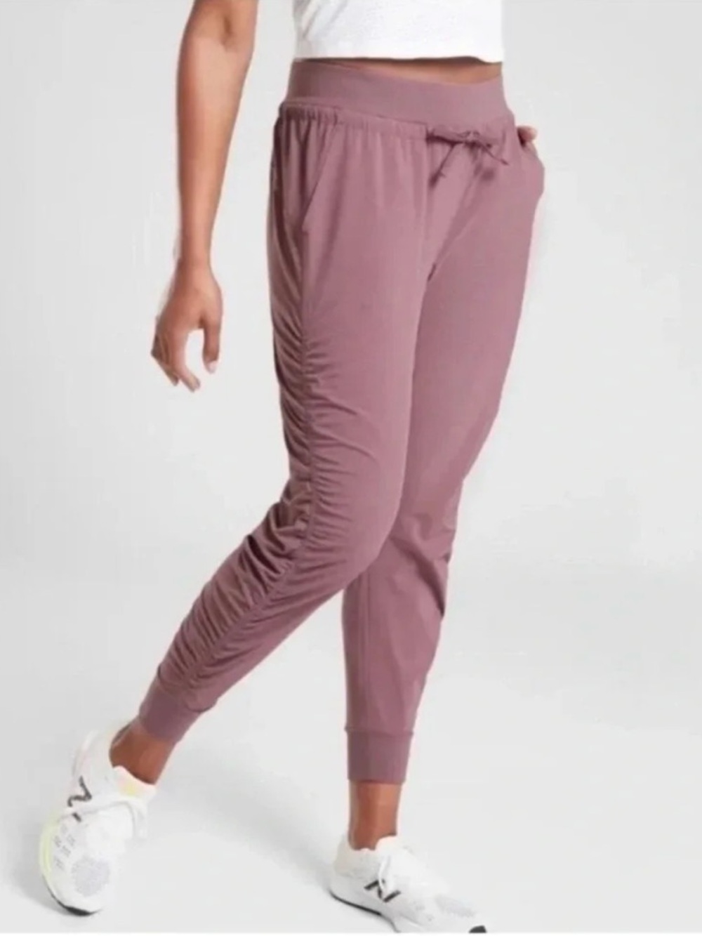 Athleta Attitude Pants Ruched Side Joggers Volcanic Violet Mauve Relaxed EUC 4